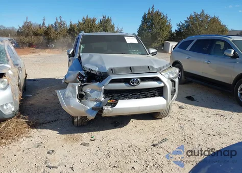 2014 Toyota 4Runner Sr5 z USA, uszkodzony, nr VIN JTEZU5JR5E5079080